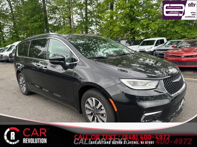 Used 2021 Chrysler Pacifica in Avenel, New Jersey | Car Revolution. Avenel, New Jersey