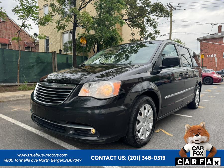 Used 2015 Chrysler Town & Country in North Bergen, New Jersey | True Blue Motors. North Bergen, New Jersey