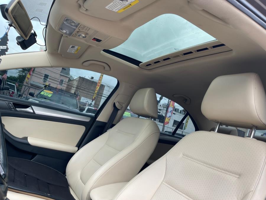 2015 Volkswagen Jetta Sedan 4dr Auto 1.8T SE w/Connectivity/Navigation PZEV, available for sale in Irvington , New Jersey | Auto Haus of Irvington Corp. Irvington , New Jersey 2015 Volkswagen Jetta Sedan 4dr Auto 1.8T SE w/Connectivity/Navigation PZEV, available for sale in Irvington , New Jersey | Auto Haus of Irvington Corp. Irvington , New Jersey