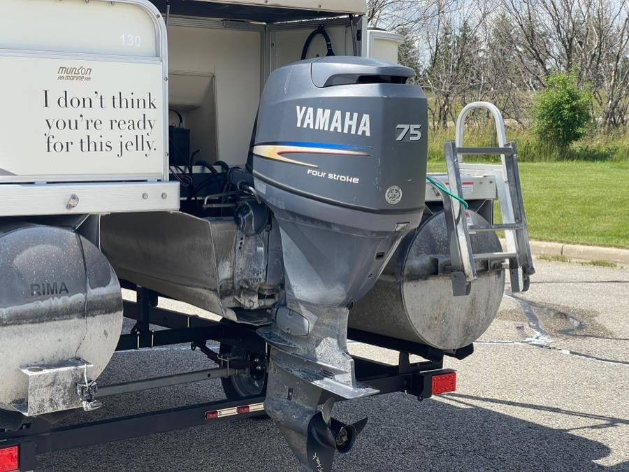 Bennington 2050RL 2006 in Darien, Harvard, Whitewater, Janesville WI Geneva Motor Cars 58L506