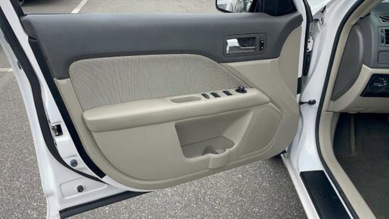 2011 Mercury Milan 4dr Sdn FWD, available for sale in Port Washington, New York | Sandpoint Autosales. Port Washington, New York 2011 Mercury Milan 4dr Sdn FWD, available for sale in Port Washington, New York | Sandpoint Autosales. Port Washington, New York