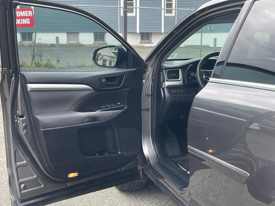 2018 Toyota Highlander LE V6 AWD (Natl), available for sale in Irvington , New Jersey | Auto Haus of Irvington Corp. Irvington , New Jersey 2018 Toyota Highlander LE V6 AWD (Natl), available for sale in Irvington , New Jersey | Auto Haus of Irvington Corp. Irvington , New Jersey
