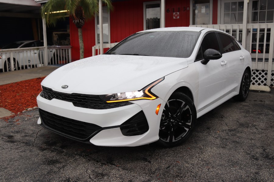 Used 2021 Kia K5 in Altamonte Springs, Florida | CarX Club Corporation. Altamonte Springs, Florida