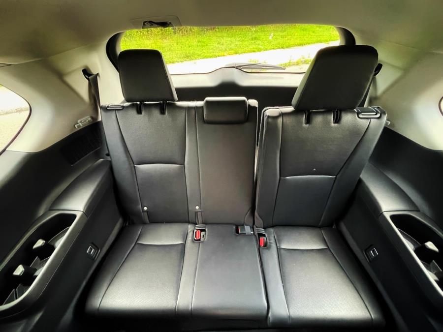 2024 Toyota Grand Highlander XLE FWD (Natl), available for sale in BROOKLYN, New York | Deals on Wheels International Auto. BROOKLYN, New York 2024 Toyota Grand Highlander XLE FWD (Natl), available for sale in BROOKLYN, New York | Deals on Wheels International Auto. BROOKLYN, New York