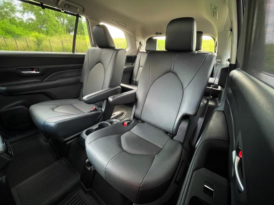 2024 Toyota Grand Highlander XLE FWD (Natl), available for sale in BROOKLYN, New York | Deals on Wheels International Auto. BROOKLYN, New York 2024 Toyota Grand Highlander XLE FWD (Natl), available for sale in BROOKLYN, New York | Deals on Wheels International Auto. BROOKLYN, New York