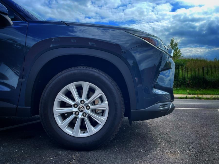 2024 Toyota Grand Highlander XLE FWD (Natl), available for sale in BROOKLYN, New York | Deals on Wheels International Auto. BROOKLYN, New York 2024 Toyota Grand Highlander XLE FWD (Natl), available for sale in BROOKLYN, New York | Deals on Wheels International Auto. BROOKLYN, New York