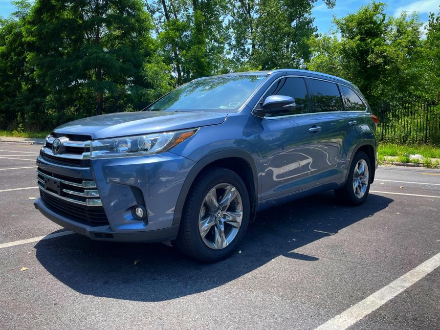 Used 2019 Toyota Highlander in BROOKLYN, New York | Deals on Wheels International Auto. BROOKLYN, New York