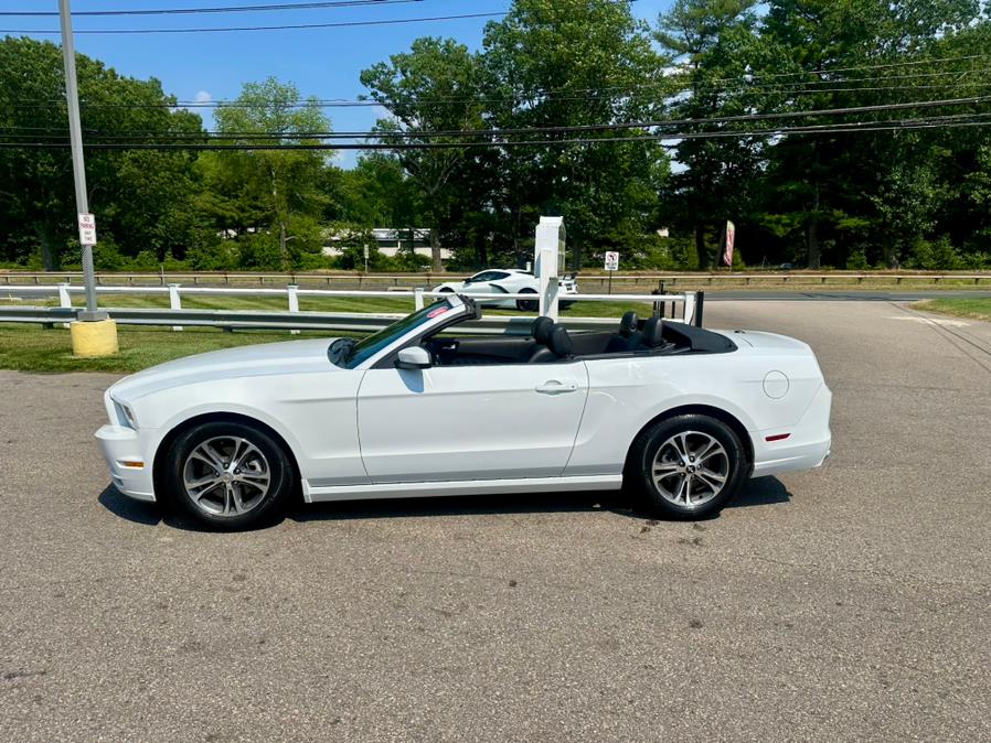 2014 Ford Mustang 2dr Conv V6, available for sale in South Windsor, Connecticut | Mike And Tony Auto Sales, Inc. South Windsor, Connecticut 2014 Ford Mustang 2dr Conv V6, available for sale in South Windsor, Connecticut | Mike And Tony Auto Sales, Inc. South Windsor, Connecticut