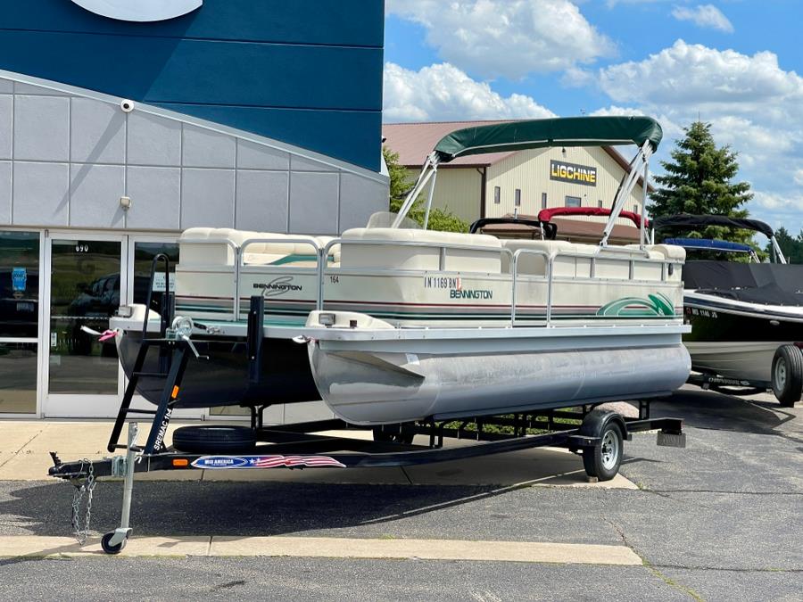 Used Bennington 2050LX Pontoon 1999 | Geneva Motor Cars. Darien, Wisconsin