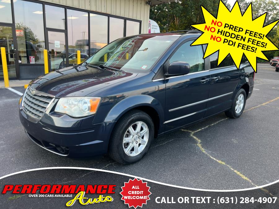 Used 2009 Chrysler Town & Country in Bohemia, New York | Performance Auto Inc. Bohemia, New York