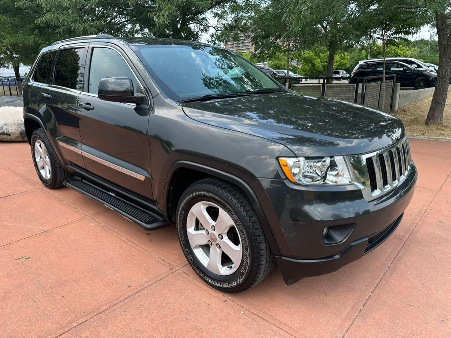 Used Jeep Grand Cherokee 4WD 4dr Laredo 2011 | Chancellor Auto Grp Intl Co. Irvington, New Jersey