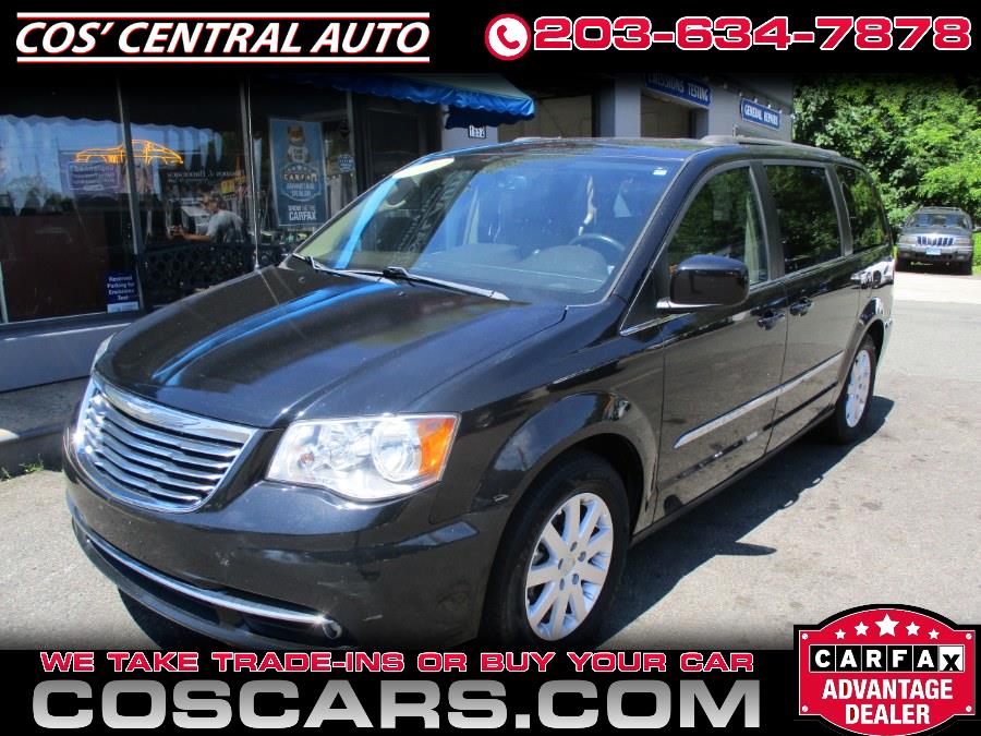 Used 2016 Chrysler Town & Country in Meriden, Connecticut | Cos Central Auto. Meriden, Connecticut