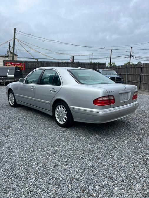 2001 Mercedes-Benz E-Class E320 4Matic photo 2