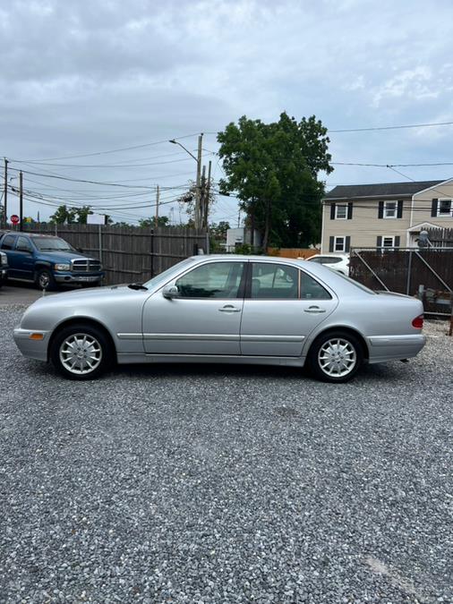 2001 Mercedes-Benz E-Class E320 4Matic photo 1