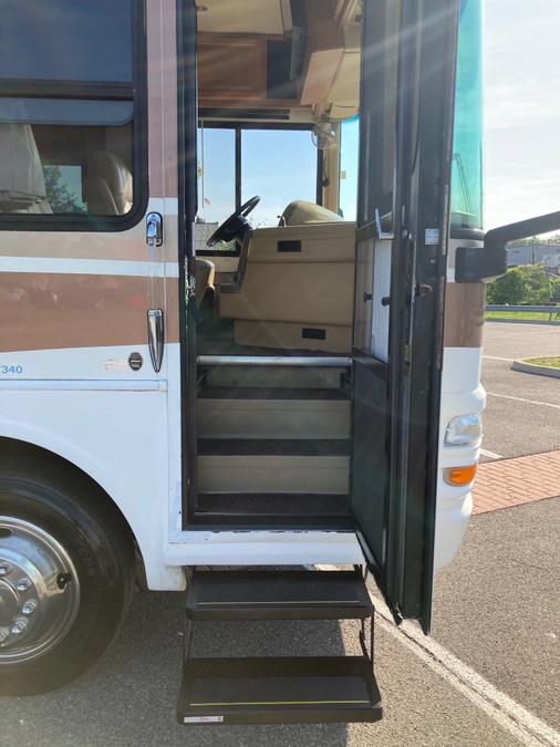 2007 NATIONAL TROPICAL 340, available for sale in Bronx, New York | Carwink USA. Bronx, New York 2007 NATIONAL TROPICAL 340, available for sale in Bronx, New York | Carwink USA. Bronx, New York