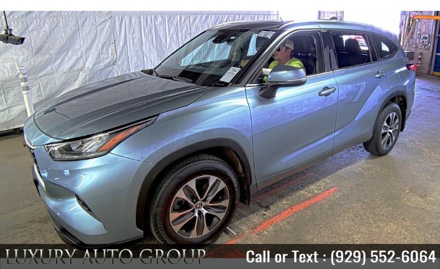 Used 2020 Toyota Highlander in Bronx, New York | Luxury Auto Group. Bronx, New York