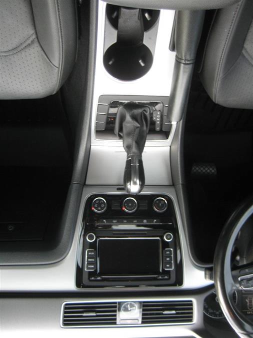 2013 Volkswagen Passat SE PZEV 4dr Sedan 6A, available for sale in Massapequa, New York | Rite Choice Auto Inc.. Massapequa, New York 2013 Volkswagen Passat SE PZEV 4dr Sedan 6A, available for sale in Massapequa, New York | Rite Choice Auto Inc.. Massapequa, New York
