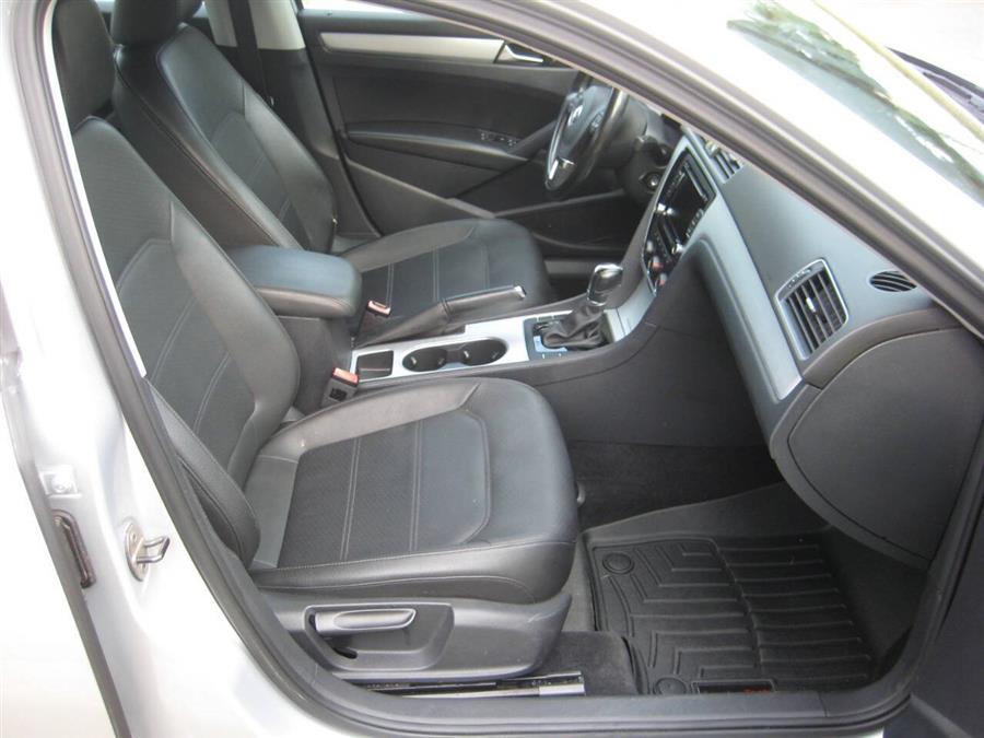 2013 Volkswagen Passat SE PZEV 4dr Sedan 6A, available for sale in Massapequa, New York | Rite Choice Auto Inc.. Massapequa, New York 2013 Volkswagen Passat SE PZEV 4dr Sedan 6A, available for sale in Massapequa, New York | Rite Choice Auto Inc.. Massapequa, New York