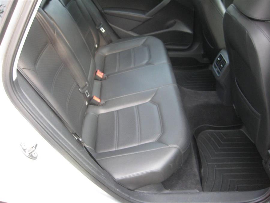 2013 Volkswagen Passat SE PZEV 4dr Sedan 6A, available for sale in Massapequa, New York | Rite Choice Auto Inc.. Massapequa, New York 2013 Volkswagen Passat SE PZEV 4dr Sedan 6A, available for sale in Massapequa, New York | Rite Choice Auto Inc.. Massapequa, New York