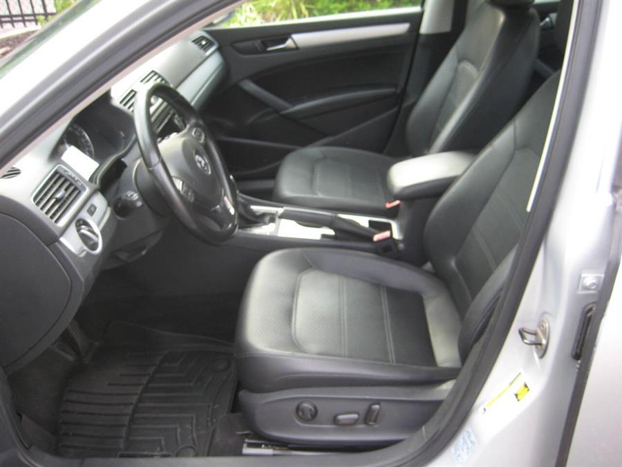 2013 Volkswagen Passat SE PZEV 4dr Sedan 6A, available for sale in Massapequa, New York | Rite Choice Auto Inc.. Massapequa, New York 2013 Volkswagen Passat SE PZEV 4dr Sedan 6A, available for sale in Massapequa, New York | Rite Choice Auto Inc.. Massapequa, New York