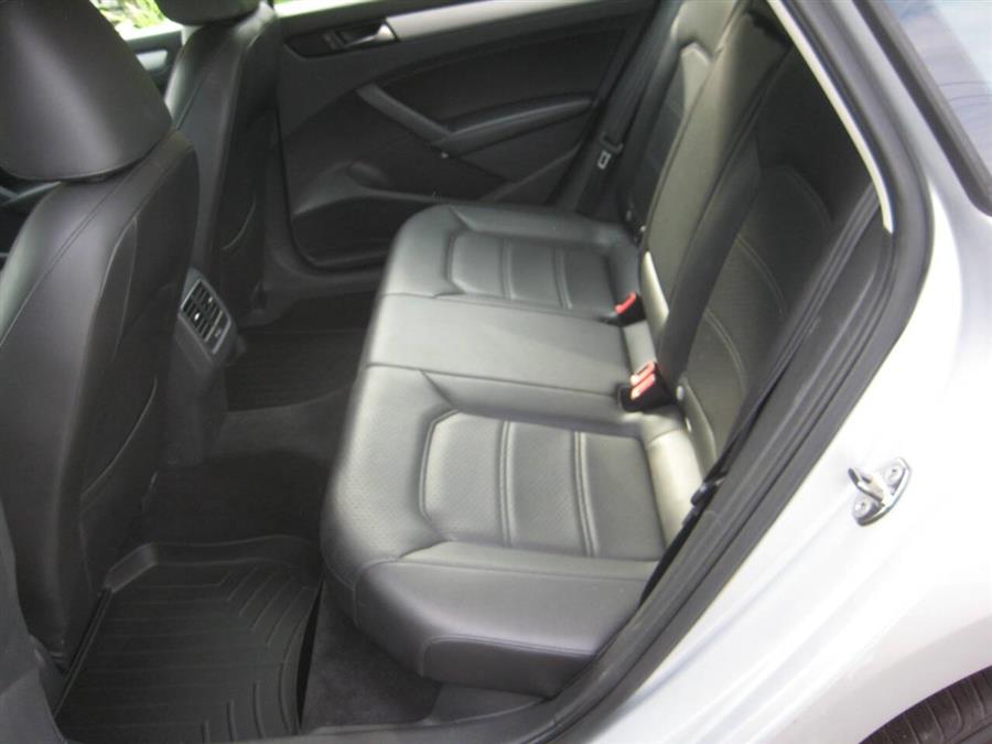 2013 Volkswagen Passat SE PZEV 4dr Sedan 6A, available for sale in Massapequa, New York | Rite Choice Auto Inc.. Massapequa, New York 2013 Volkswagen Passat SE PZEV 4dr Sedan 6A, available for sale in Massapequa, New York | Rite Choice Auto Inc.. Massapequa, New York