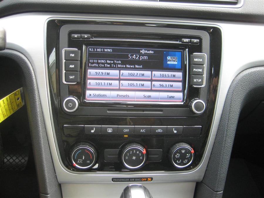 2013 Volkswagen Passat SE PZEV 4dr Sedan 6A, available for sale in Massapequa, New York | Rite Choice Auto Inc.. Massapequa, New York 2013 Volkswagen Passat SE PZEV 4dr Sedan 6A, available for sale in Massapequa, New York | Rite Choice Auto Inc.. Massapequa, New York