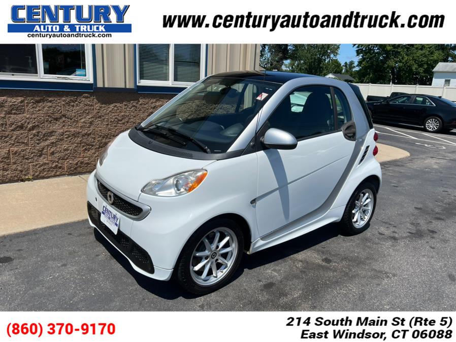 Used 2014 smart fortwo in East Windsor, Connecticut | Century Auto And Truck. East Windsor, Connecticut