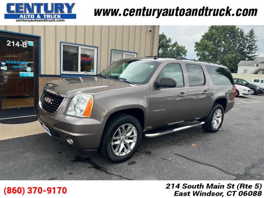 2013 GMC Yukon XL 4WD 4dr 1500 SLT, available for sale in East Windsor, Connecticut | Century Auto And Truck. East Windsor, Connecticut