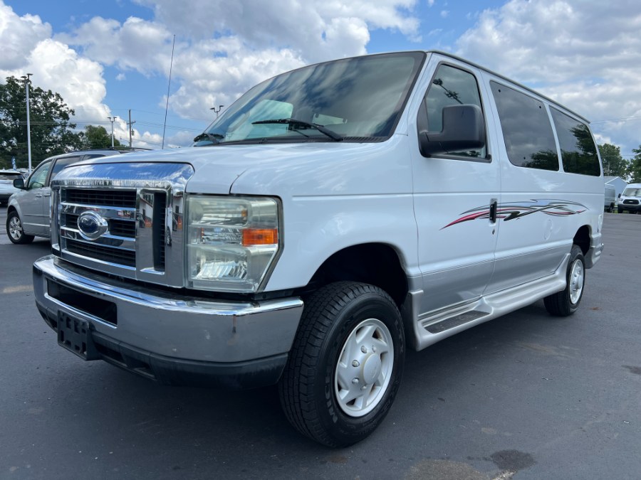 Used 2008 Ford Econoline Wagon in Ortonville, Michigan | Marsh Auto Sales LLC. Ortonville, Michigan