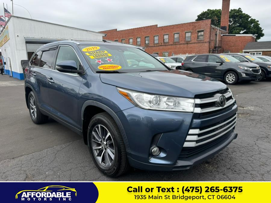 Used 2019 Toyota Highlander in Bridgeport, Connecticut | Affordable Motors 2 LLC. Bridgeport, Connecticut