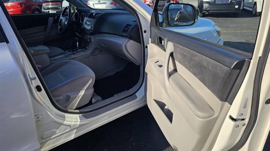 2008 Toyota Highlander Base AWD 4dr SUV, available for sale in Wolcott, New York | Auto Hunter CNY. Wolcott, New York 2008 Toyota Highlander Base AWD 4dr SUV, available for sale in Wolcott, New York | Auto Hunter CNY. Wolcott, New York