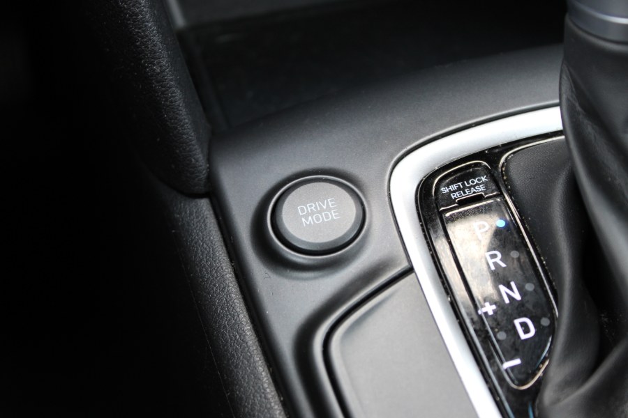 2021 Hyundai Kona SE Auto AWD, available for sale in Irvington, New Jersey | NJ Used Cars Center. Irvington, New Jersey 2021 Hyundai Kona SE Auto AWD, available for sale in Irvington, New Jersey | NJ Used Cars Center. Irvington, New Jersey