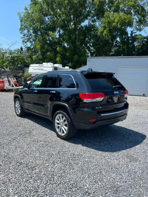 2017 Jeep Grand Cherokee Limited photo 2