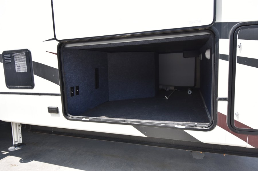 2018 Heartland BIG COUNTRY 3560 SS, available for sale in Wolcott, New York | Auto Hunter CNY. Wolcott, New York 2018 Heartland BIG COUNTRY 3560 SS, available for sale in Wolcott, New York | Auto Hunter CNY. Wolcott, New York