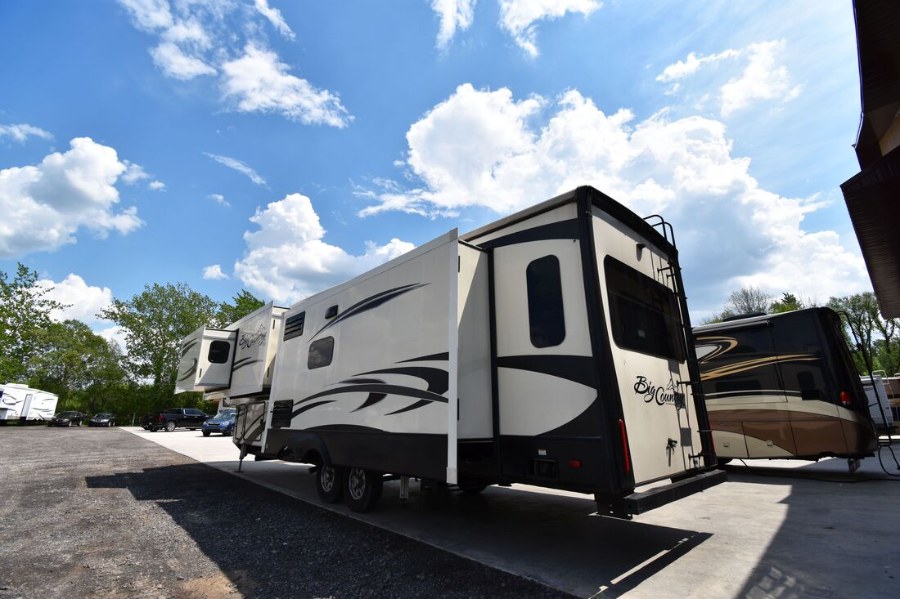 2018 Heartland BIG COUNTRY 3560 SS, available for sale in Wolcott, New York | Auto Hunter CNY. Wolcott, New York 2018 Heartland BIG COUNTRY 3560 SS, available for sale in Wolcott, New York | Auto Hunter CNY. Wolcott, New York