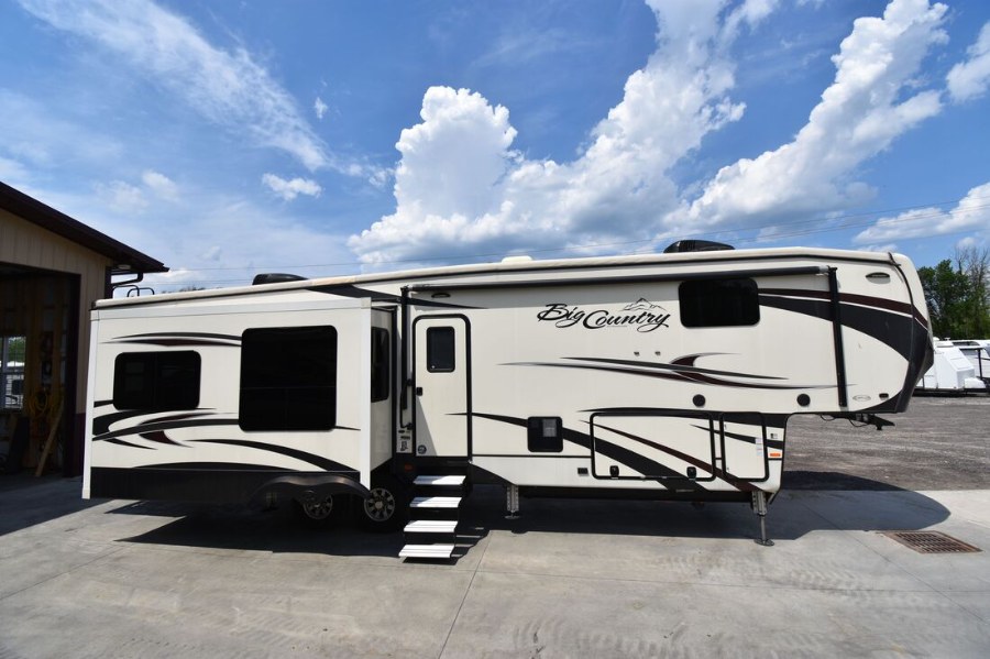 2018 Heartland BIG COUNTRY 3560 SS, available for sale in Wolcott, New York | Auto Hunter CNY. Wolcott, New York 2018 Heartland BIG COUNTRY 3560 SS, available for sale in Wolcott, New York | Auto Hunter CNY. Wolcott, New York