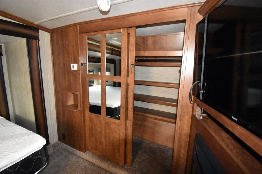 2018 Heartland BIG COUNTRY 3560 SS, available for sale in Wolcott, New York | Auto Hunter CNY. Wolcott, New York 2018 Heartland BIG COUNTRY 3560 SS, available for sale in Wolcott, New York | Auto Hunter CNY. Wolcott, New York