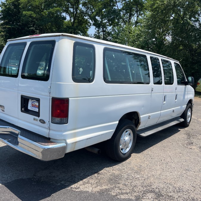 Used 2009 Ford Econoline Wagon in Corona, New York | Raymonds Cars Inc. Corona, New York