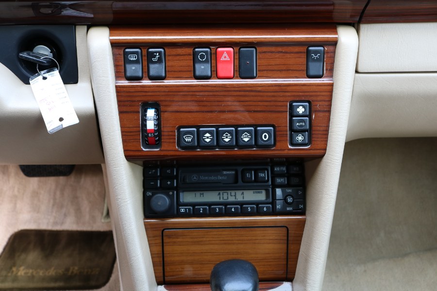 1995 Mercedes-Benz E Class 4dr Sedan 3.2L, available for sale in Bristol, Connecticut | Dealmax Motors LLC. Bristol, Connecticut 1995 Mercedes-Benz E Class 4dr Sedan 3.2L, available for sale in Bristol, Connecticut | Dealmax Motors LLC. Bristol, Connecticut