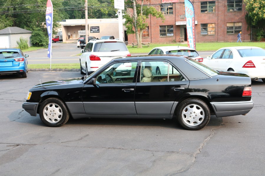 1995 Mercedes-Benz E Class 4dr Sedan 3.2L, available for sale in Bristol, Connecticut | Dealmax Motors LLC. Bristol, Connecticut 1995 Mercedes-Benz E Class 4dr Sedan 3.2L, available for sale in Bristol, Connecticut | Dealmax Motors LLC. Bristol, Connecticut