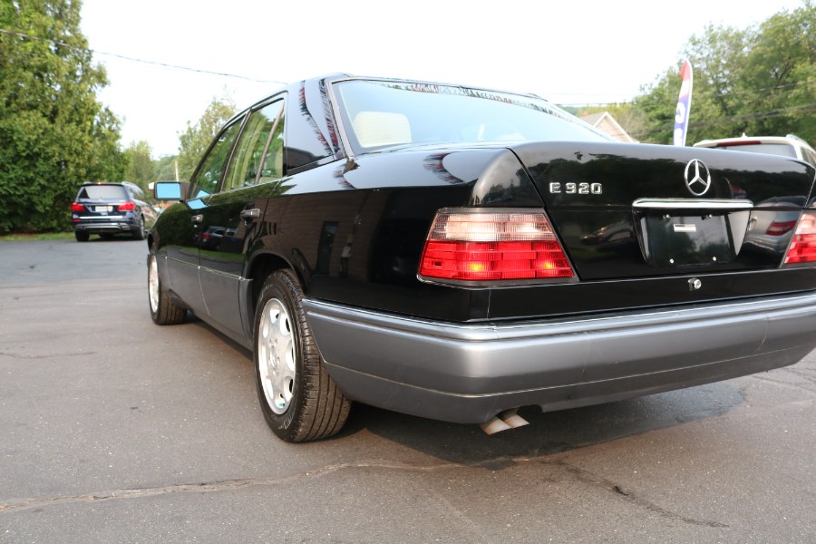 1995 Mercedes-Benz E Class 4dr Sedan 3.2L, available for sale in Bristol, Connecticut | Dealmax Motors LLC. Bristol, Connecticut 1995 Mercedes-Benz E Class 4dr Sedan 3.2L, available for sale in Bristol, Connecticut | Dealmax Motors LLC. Bristol, Connecticut