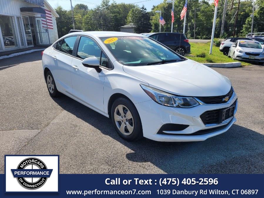 Used 2017 Chevrolet Cruze in Wilton, Connecticut | Performance Motor Cars Of Connecticut LLC. Wilton, Connecticut