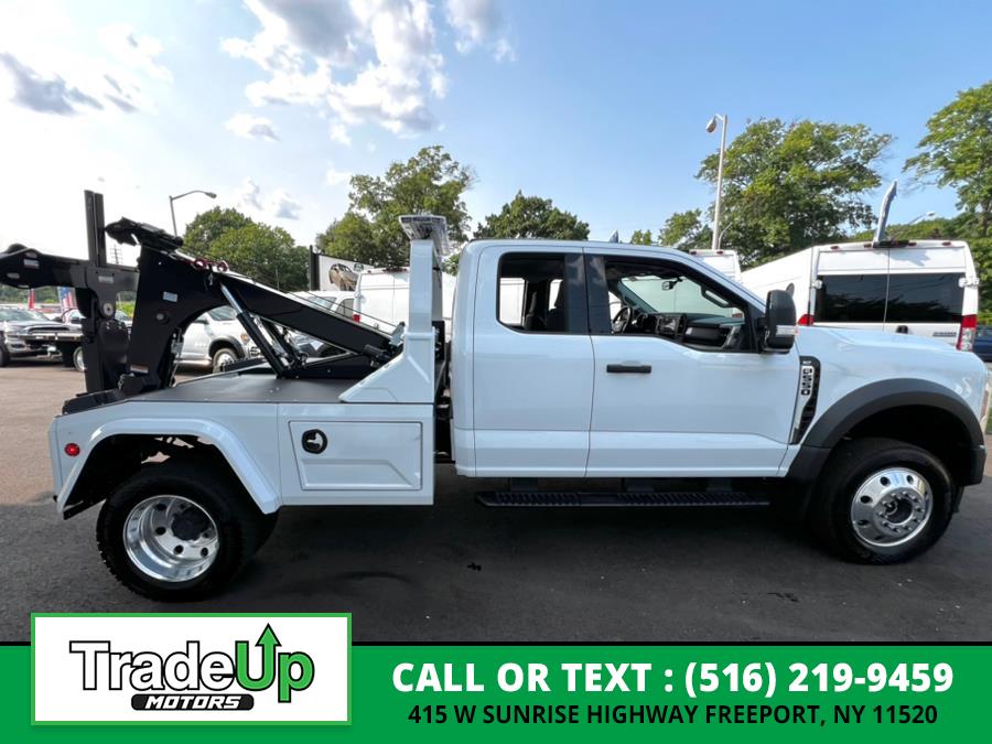 2024 Ford F-550 Super Duty Chassis Cab XLT photo 8