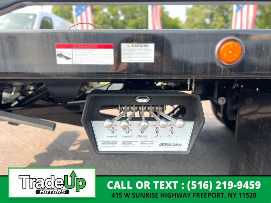 2022 RAM Ram 5500 Chassis Cab SLT photo 10