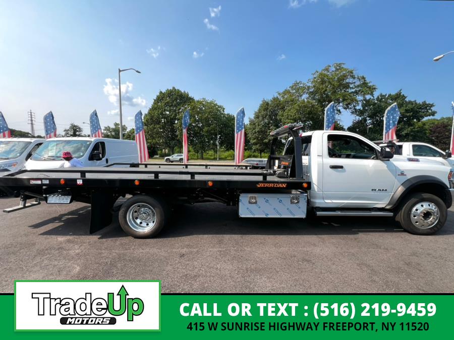 2022 RAM Ram 5500 Chassis Cab SLT photo 8