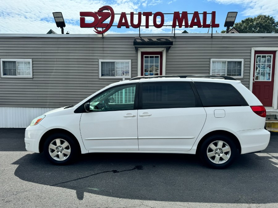 Used Toyota Sienna 5dr LE FWD 7-Passenger (Natl) 2004 | DZ Automall. Paterson, New Jersey