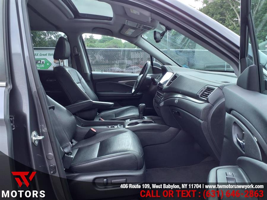 2017 Honda Pilot EX-L w/Navi, available for sale in West Babylon, New York | TW Motors. West Babylon, New York 2017 Honda Pilot EX-L w/Navi, available for sale in West Babylon, New York | TW Motors. West Babylon, New York