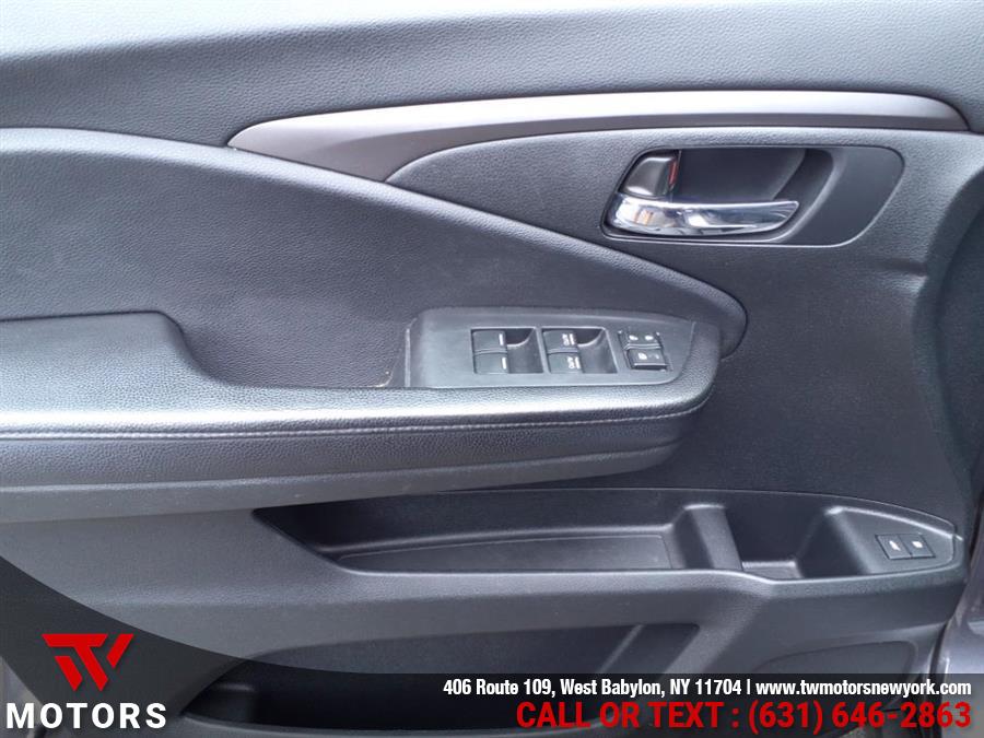 2017 Honda Pilot EX-L w/Navi, available for sale in West Babylon, New York | TW Motors. West Babylon, New York 2017 Honda Pilot EX-L w/Navi, available for sale in West Babylon, New York | TW Motors. West Babylon, New York