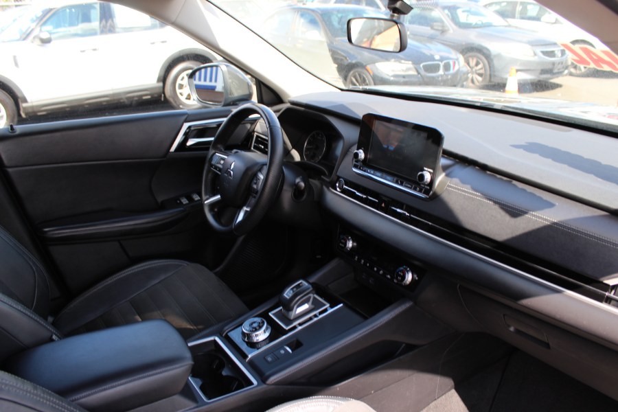 2023 Mitsubishi Outlander SE S-AWC, available for sale in Irvington, New Jersey | NJ Used Cars Center. Irvington, New Jersey 2023 Mitsubishi Outlander SE S-AWC, available for sale in Irvington, New Jersey | NJ Used Cars Center. Irvington, New Jersey