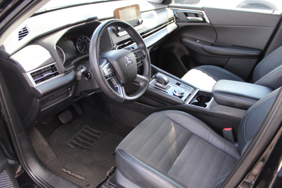 2023 Mitsubishi Outlander SE S-AWC, available for sale in Irvington, New Jersey | NJ Used Cars Center. Irvington, New Jersey 2023 Mitsubishi Outlander SE S-AWC, available for sale in Irvington, New Jersey | NJ Used Cars Center. Irvington, New Jersey